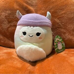 SQUISHMALLOWS Josephine the Yeti 8in NWT